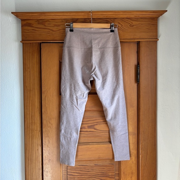 Beyond Yoga Caught in the Midi High Waisted Legging in Oatmeal Size Large - Picture 2 of 6